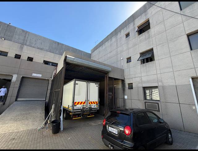 676M² WAREHOUSE TO LET IN VORNA VALLEY